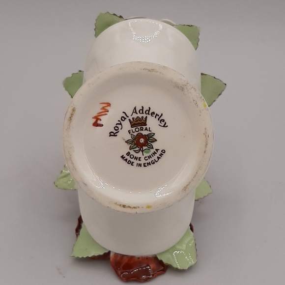 Vintage Royal Adderley Floral Bone China Floral Basket England Hand Painted - Picture 6 of 6